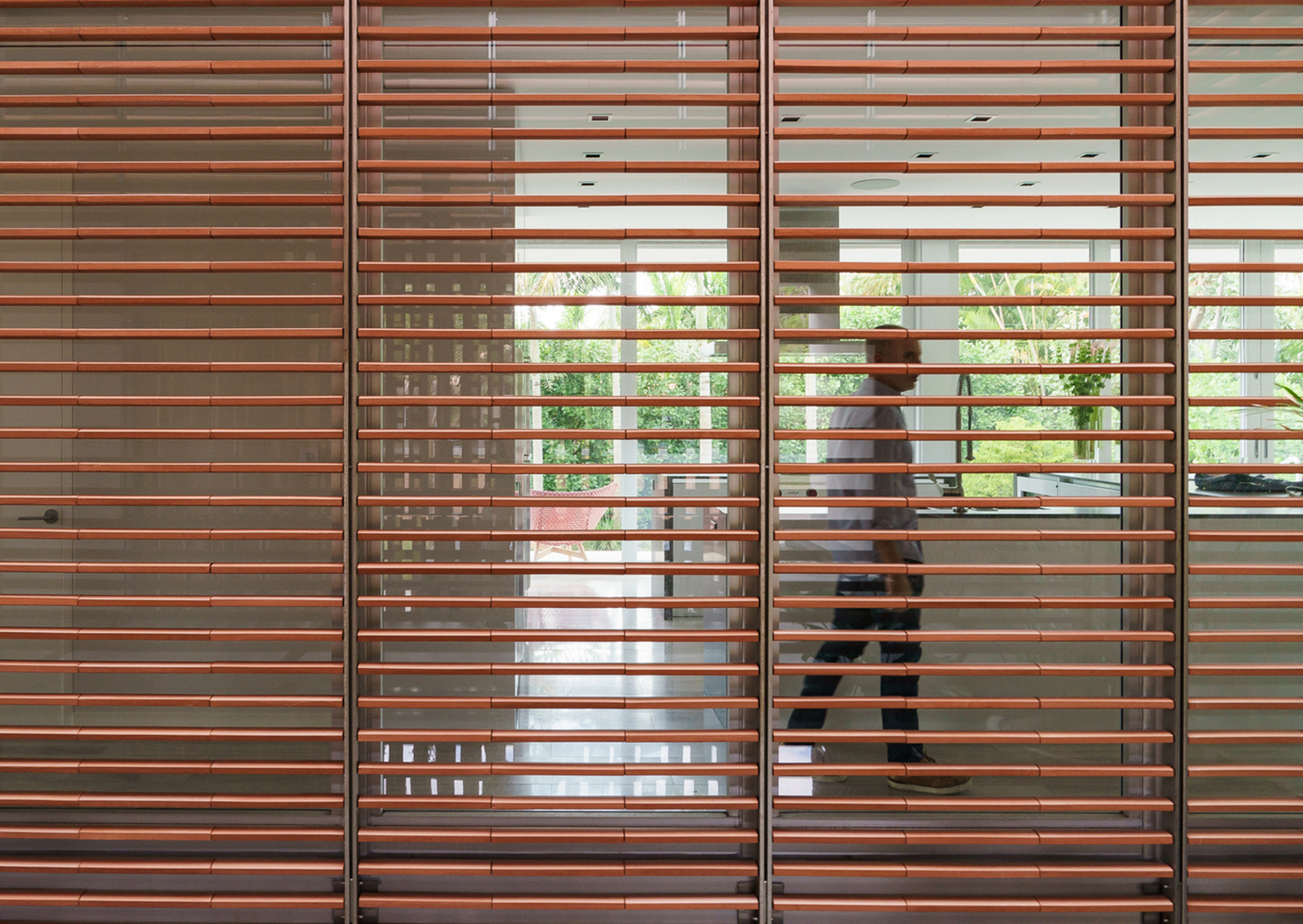 迈阿密拉丁风格住宅，融入传统元素的现代设计-35