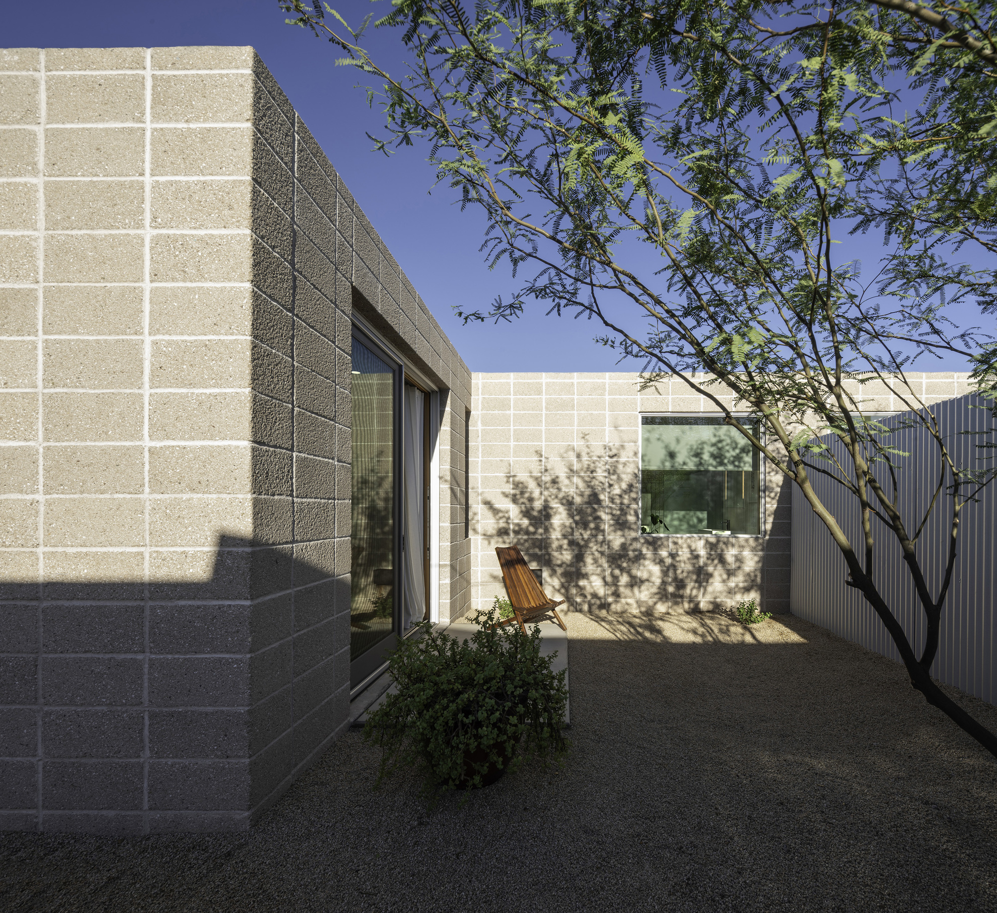 棕榈隐居处丨美国丨Benjamin Hall Design-15