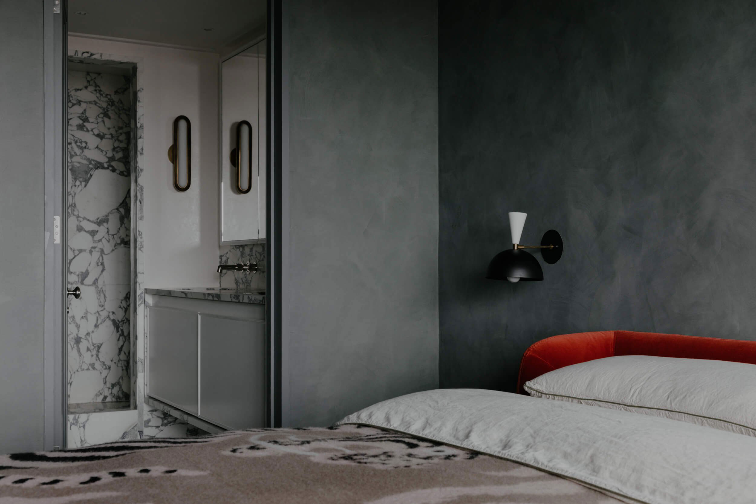 纽约时尚公寓 | 黑色卧室的独特魅力-18