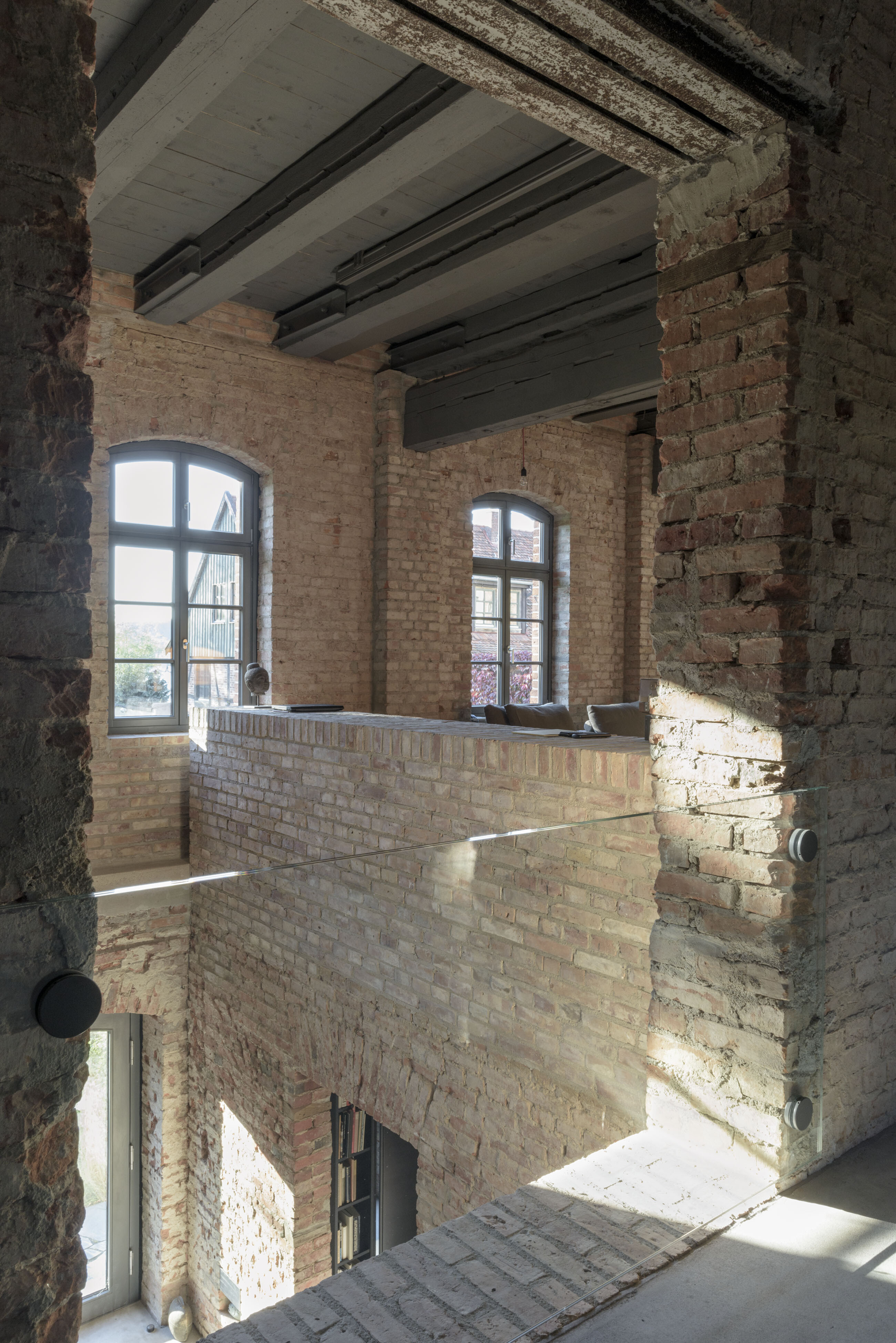 乡村历史建筑的现代新生 | 德国 feldberg 法院改造-25