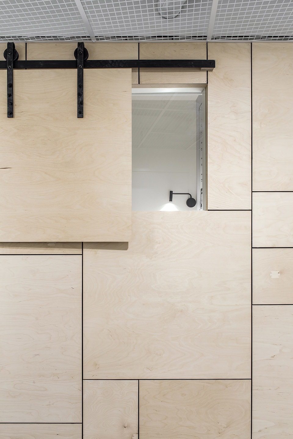 芬兰 Jyväskylä 旅馆·极简生态的共享空间-29