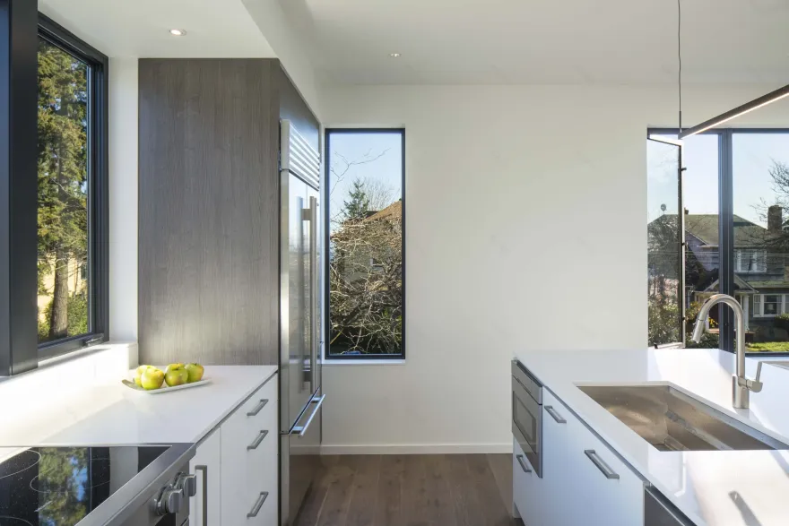 轻波(由于Bo·这种表述不太明确,这里假设Bo音译为波,若这不是正确的理解,请提供更多背景信息) 丨美国西雅图丨workshop AD-11