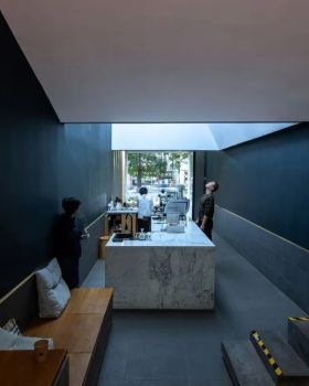 21gram coffee 福建禾祥西店建筑改造 | 台阶式座位与天光吧台