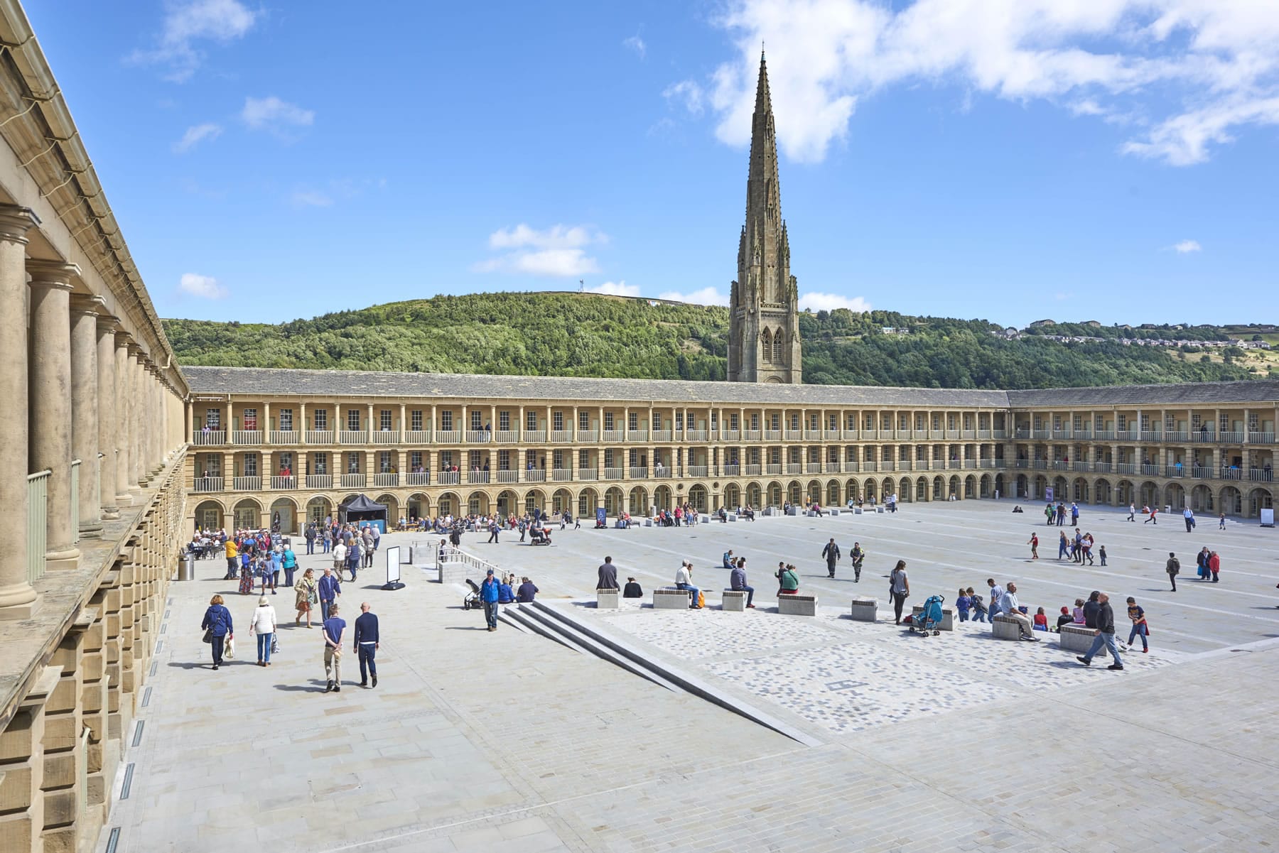 英国哈利法克斯 Piece Hall 广场 · 历史建筑的现代复兴-3