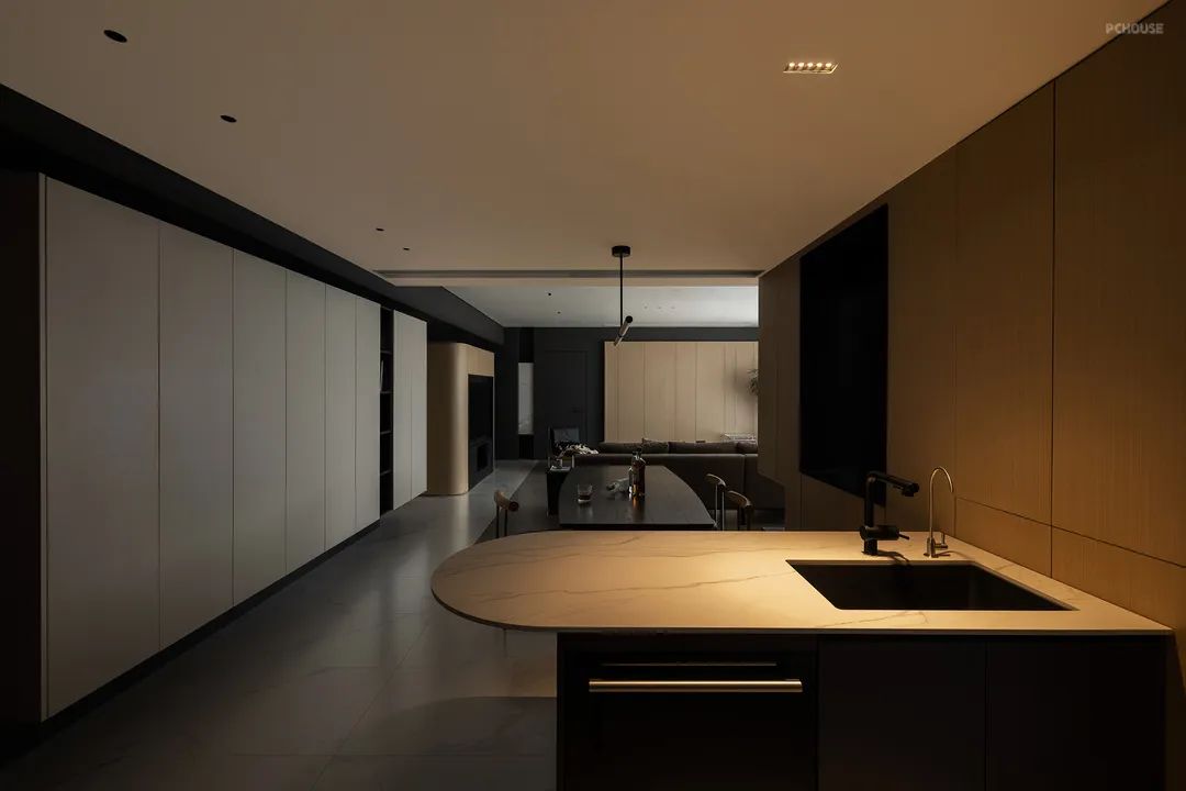 有娃家庭的现代极简风格设计-12