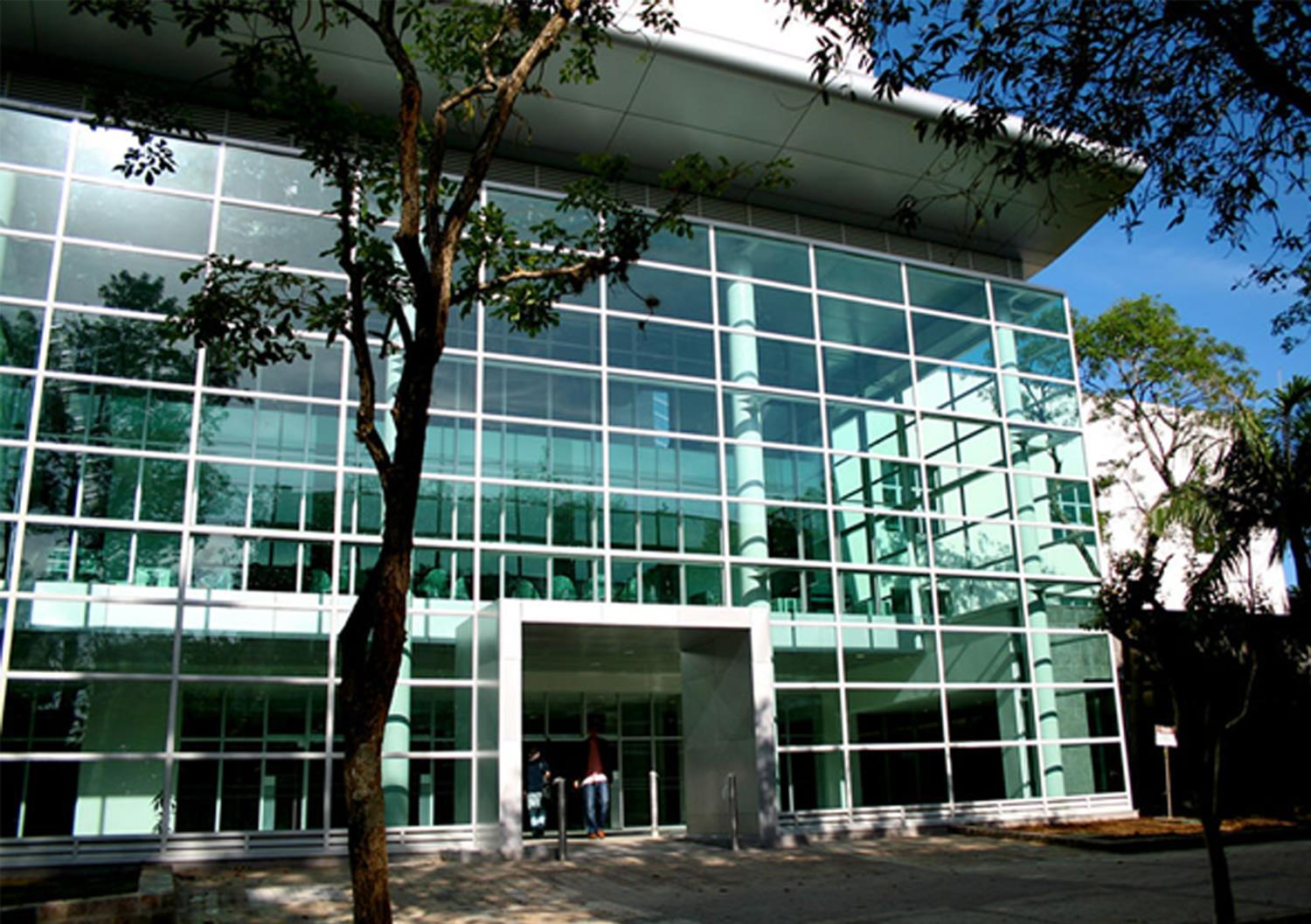 巴西 PUC·RS 大学图书馆 · 创新与传统的完美结合-3