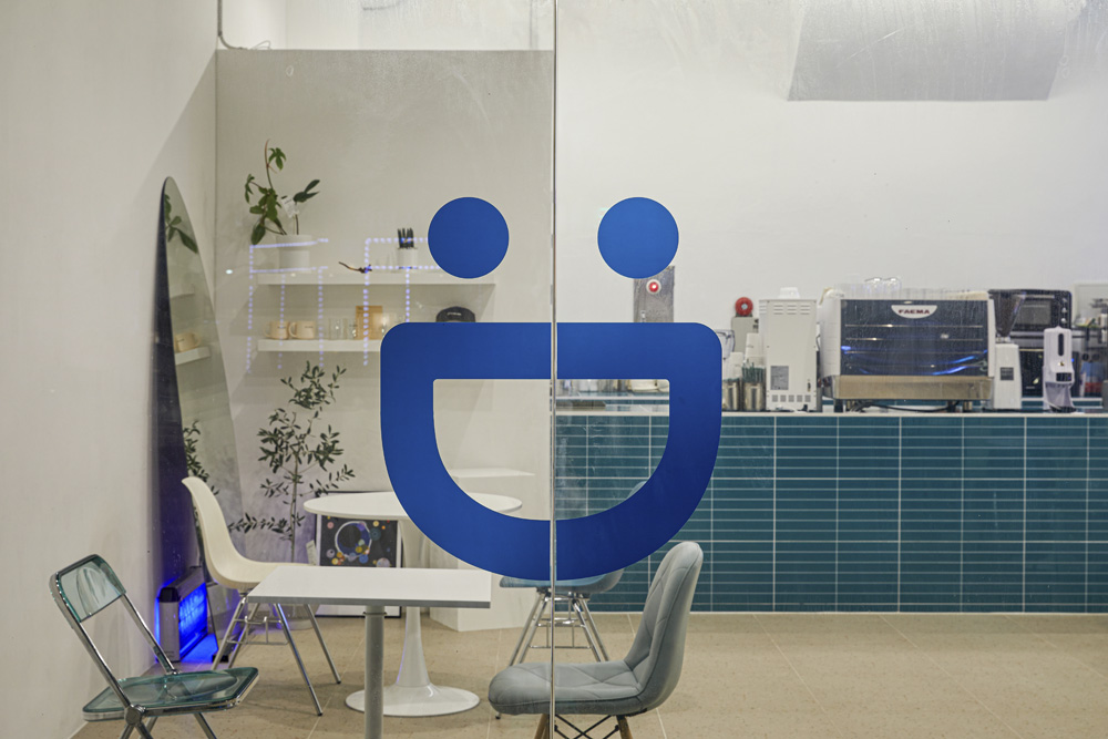 极简白调空间，20 平米咖啡厅的视觉冲击-10