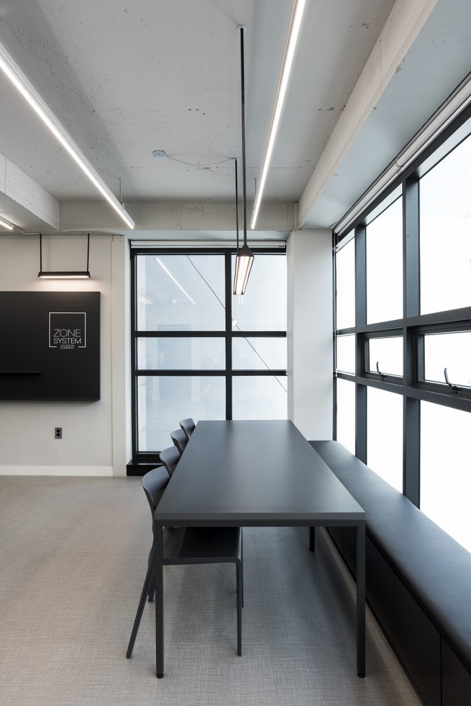 极简黑白调，办公空间设计典范-6