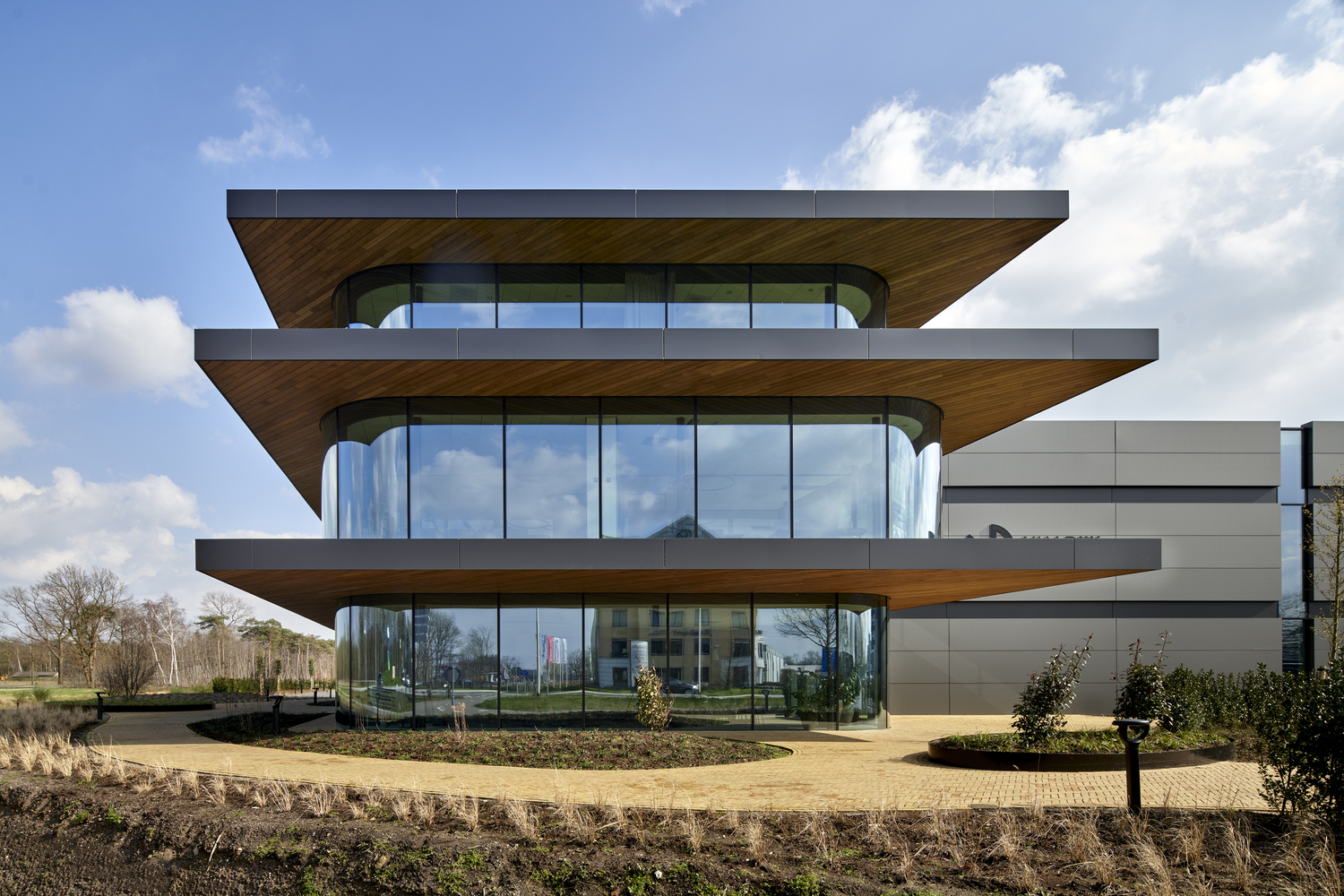 荷兰 VDG 总部大楼,绿色环境中的现代办公空间-14