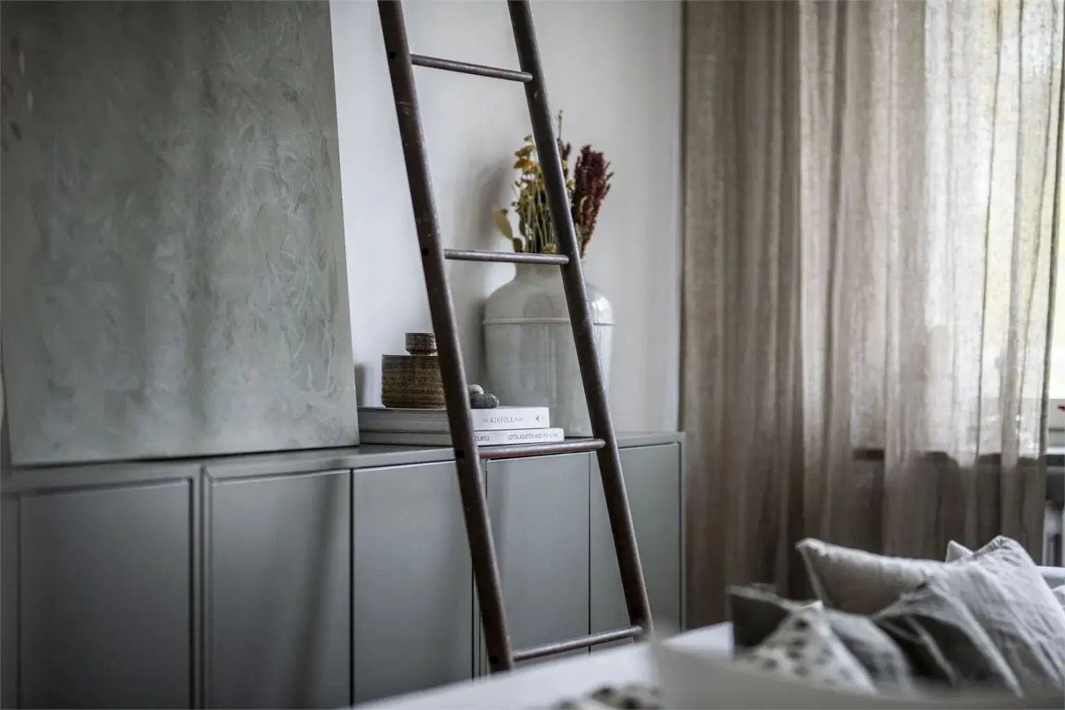 瑞典中性风格公寓，厨房成为家庭核心空间-3