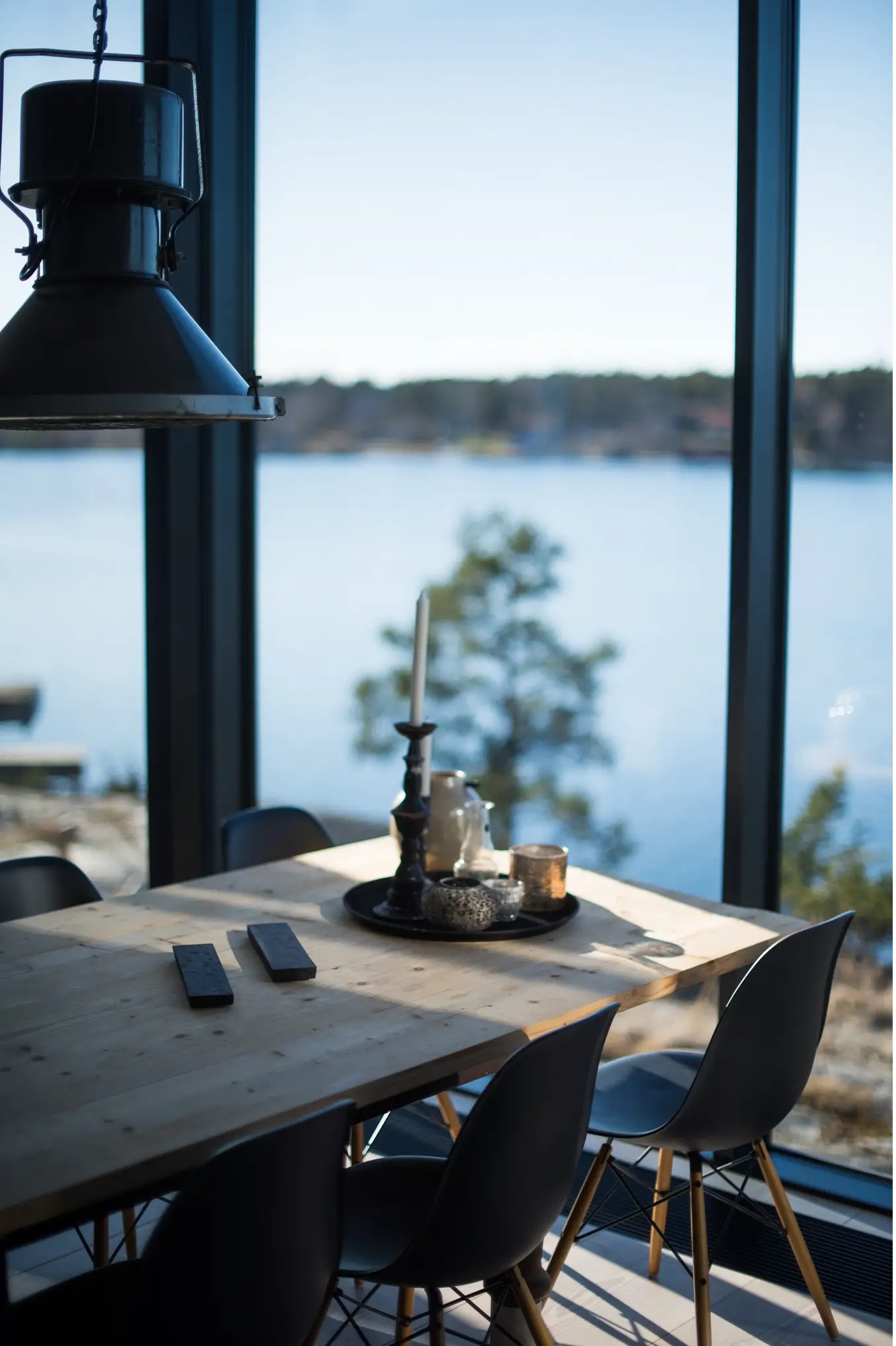 瑞典湖泊度假屋 | 梦幻般的水边度假胜地-9