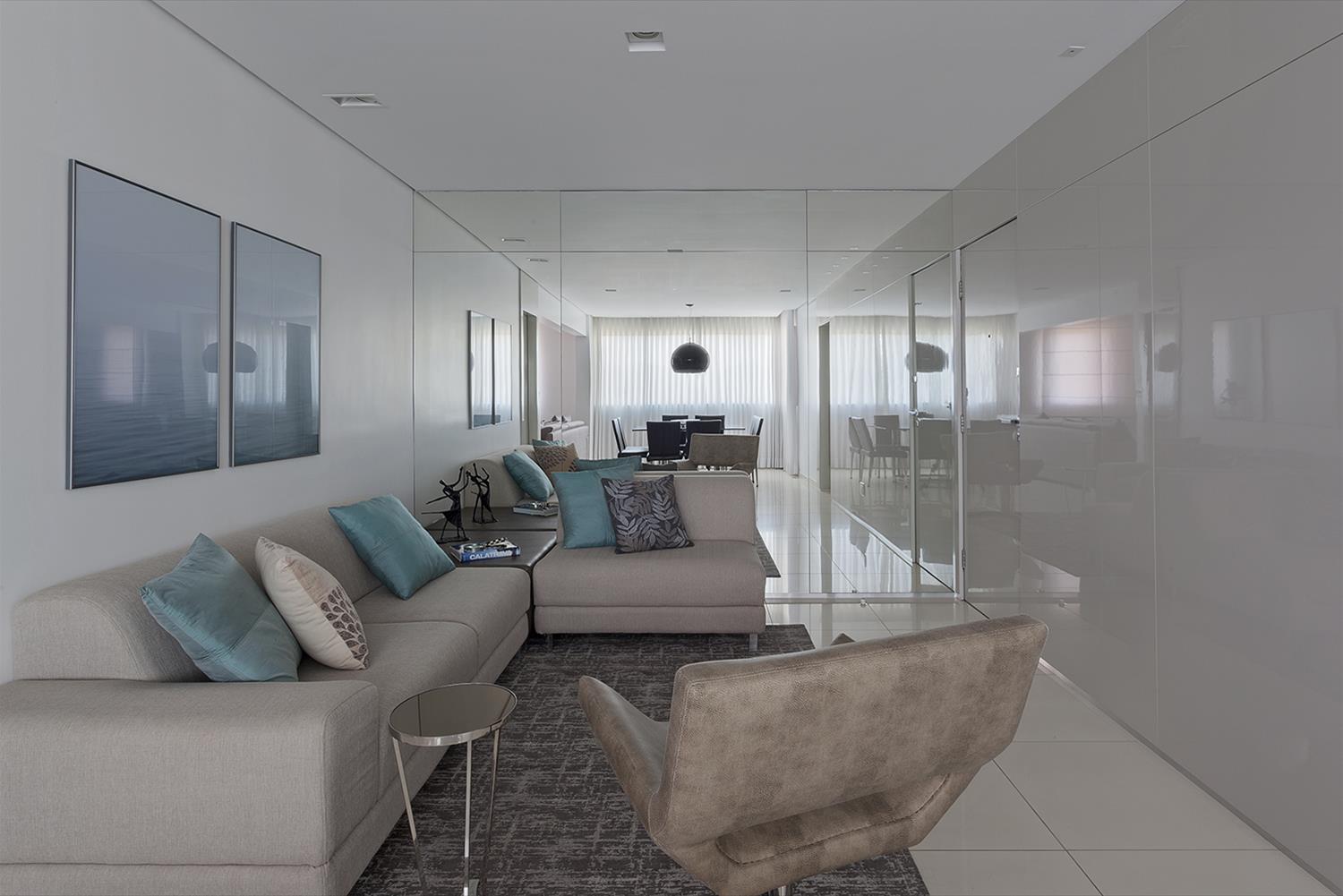 巴西 MG 州 Belo Horizonte 的 Apartamento CL 公寓,现代黑白设计风尚-6