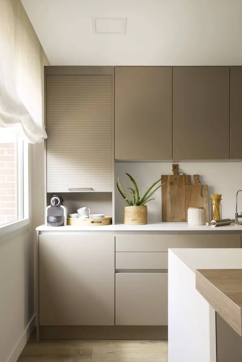 西班牙 140m2 双层公寓，木白色调展现极简魅力-8