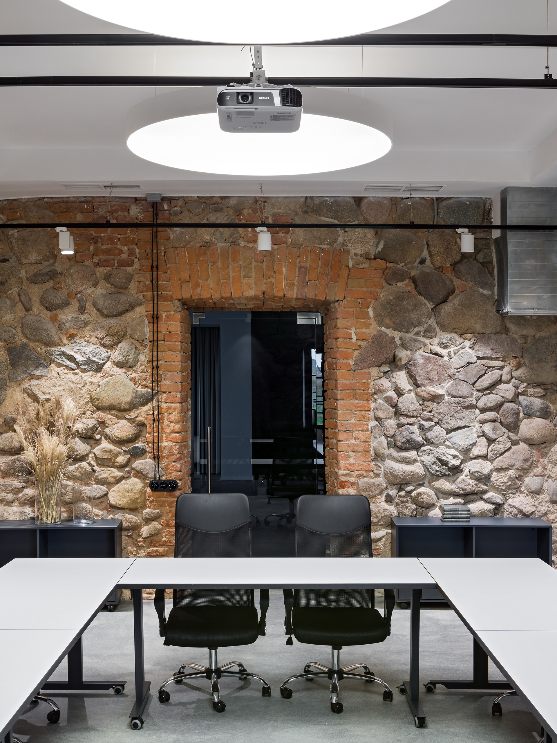 布洛瓦尔2号内饰（由于BROVAR可能是特定品牌、名称等，若有具体背景信息，可能会有更合适译法，这里按常规音译处理） 丨白俄罗斯明斯克丨VAE Studio-47