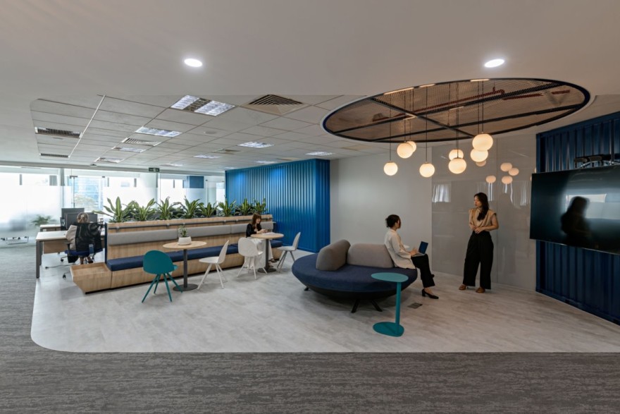 越南胡志明市 Kuehne + Nagel 办公室丨ADP Architects-12