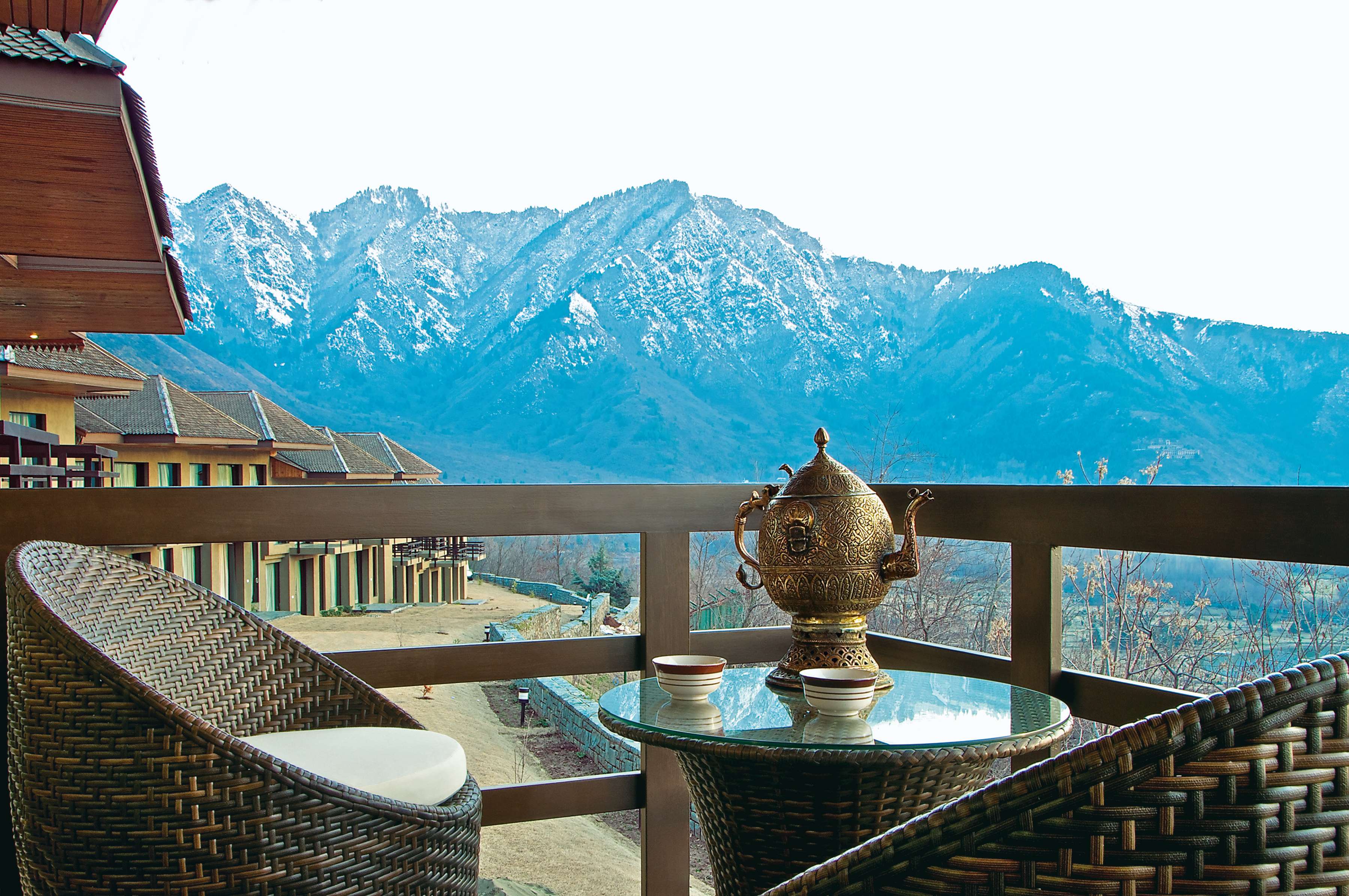 Vivanta by Taj   Dalview  Srinagar-15