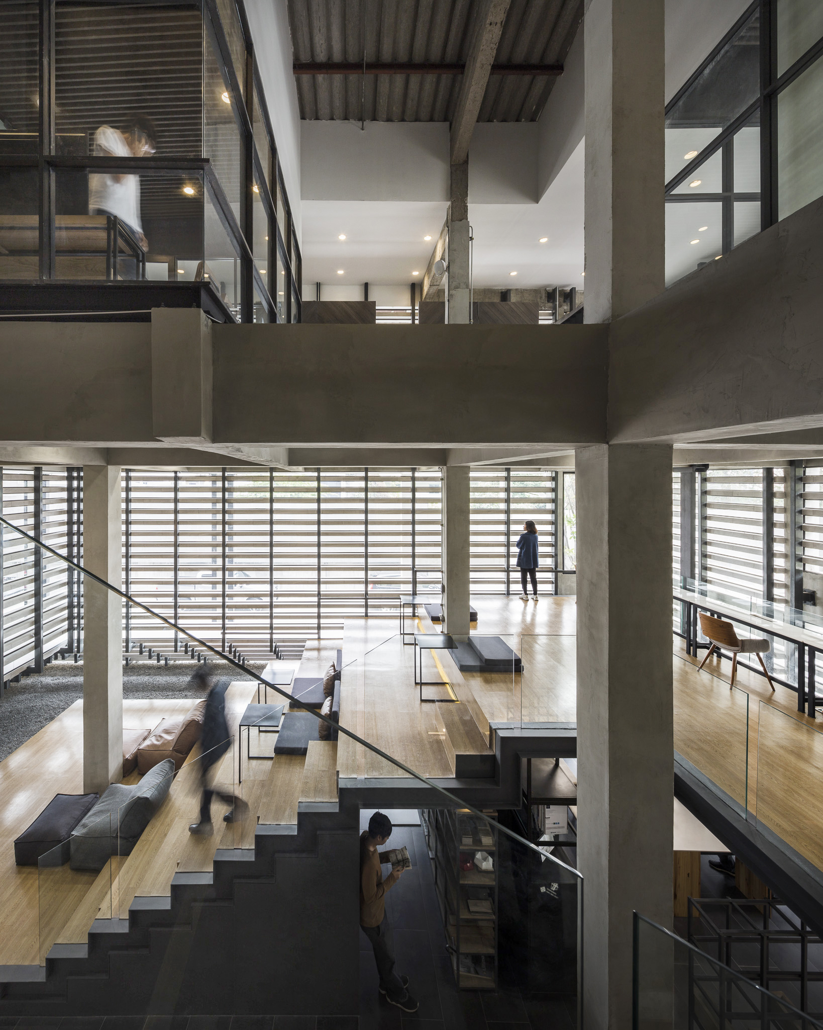 泰国废弃汽车服务中心变身高颜值设计社区-50