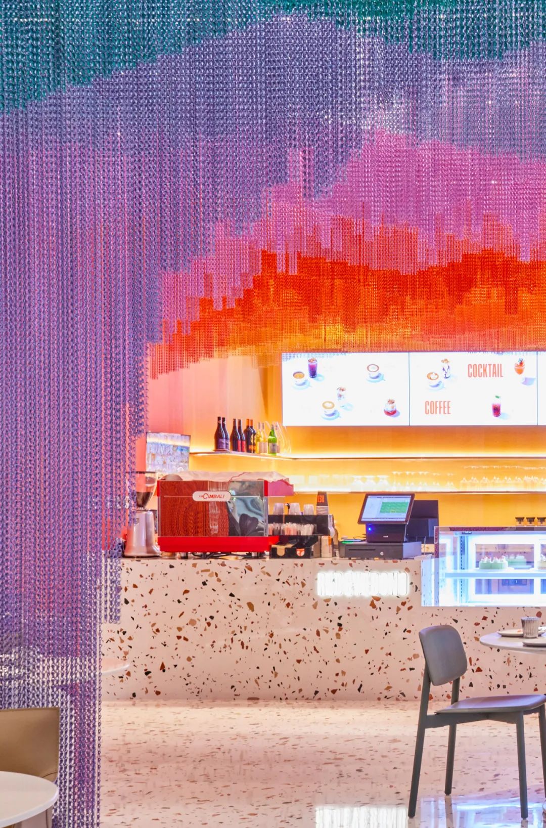 彩虹之梦 · 北京Red Eye Bono餐厅的空间艺术探索丨中国北京丨SODA建筑师事务所-1