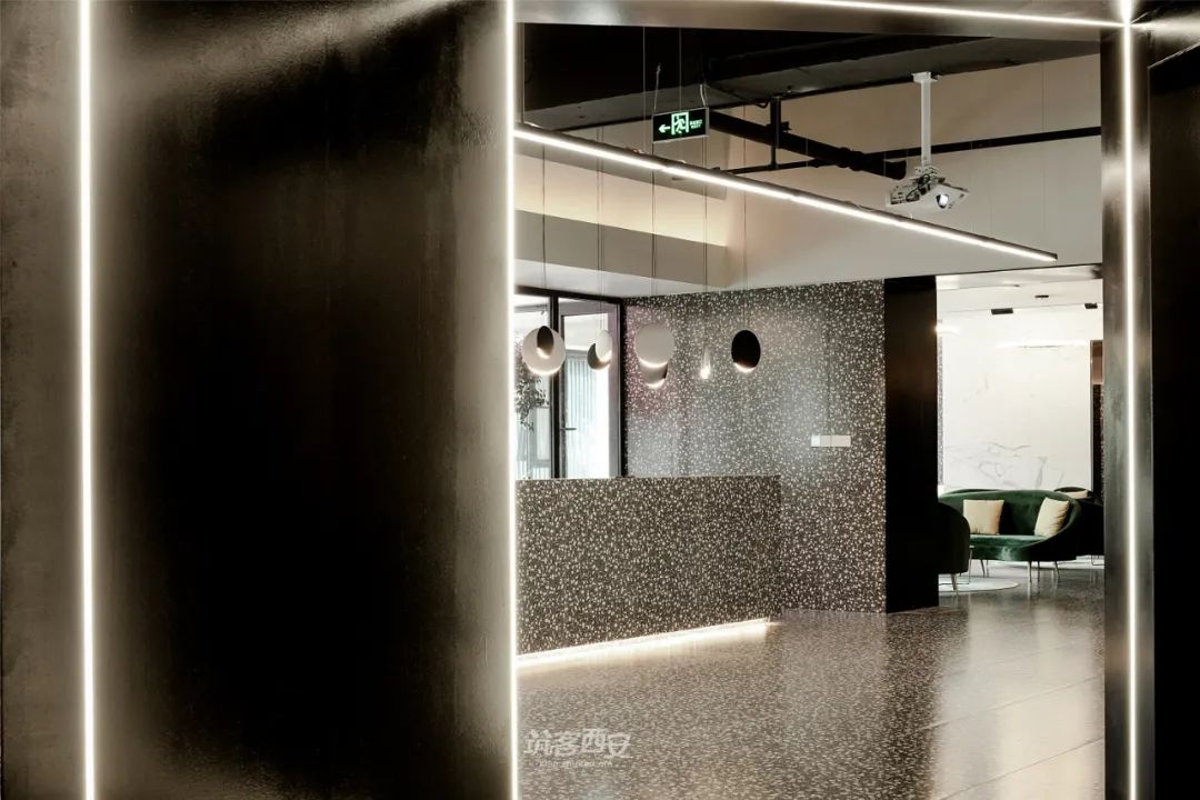 另类售楼部 | 艺术画廊般的空间探索-42