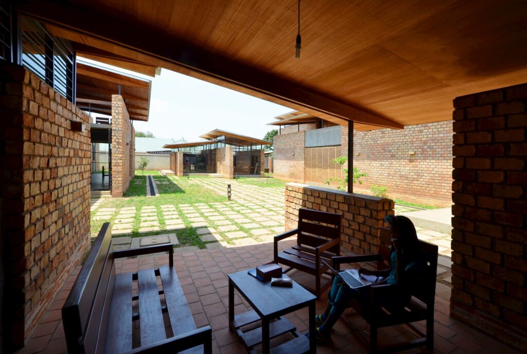 Adjustable KIOSK项目丨乌干达丨Terrain Architects-2