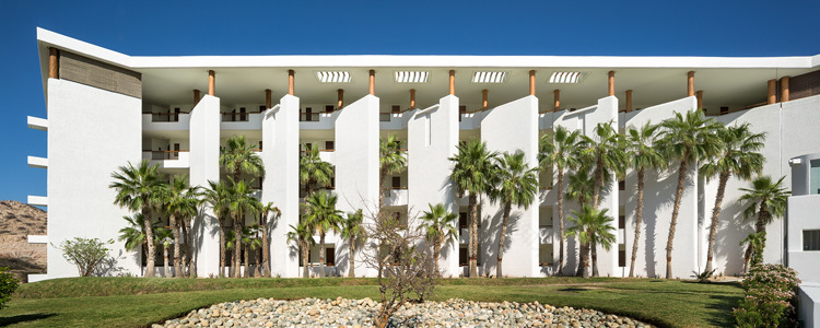 墨西哥洛斯卡沃斯海滨度假酒店——融入沙漠环境的现代建筑-26