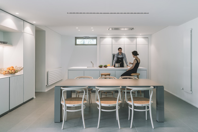 混凝土与木质的和谐交响曲——西班牙 Navarre 私人住宅设计-36