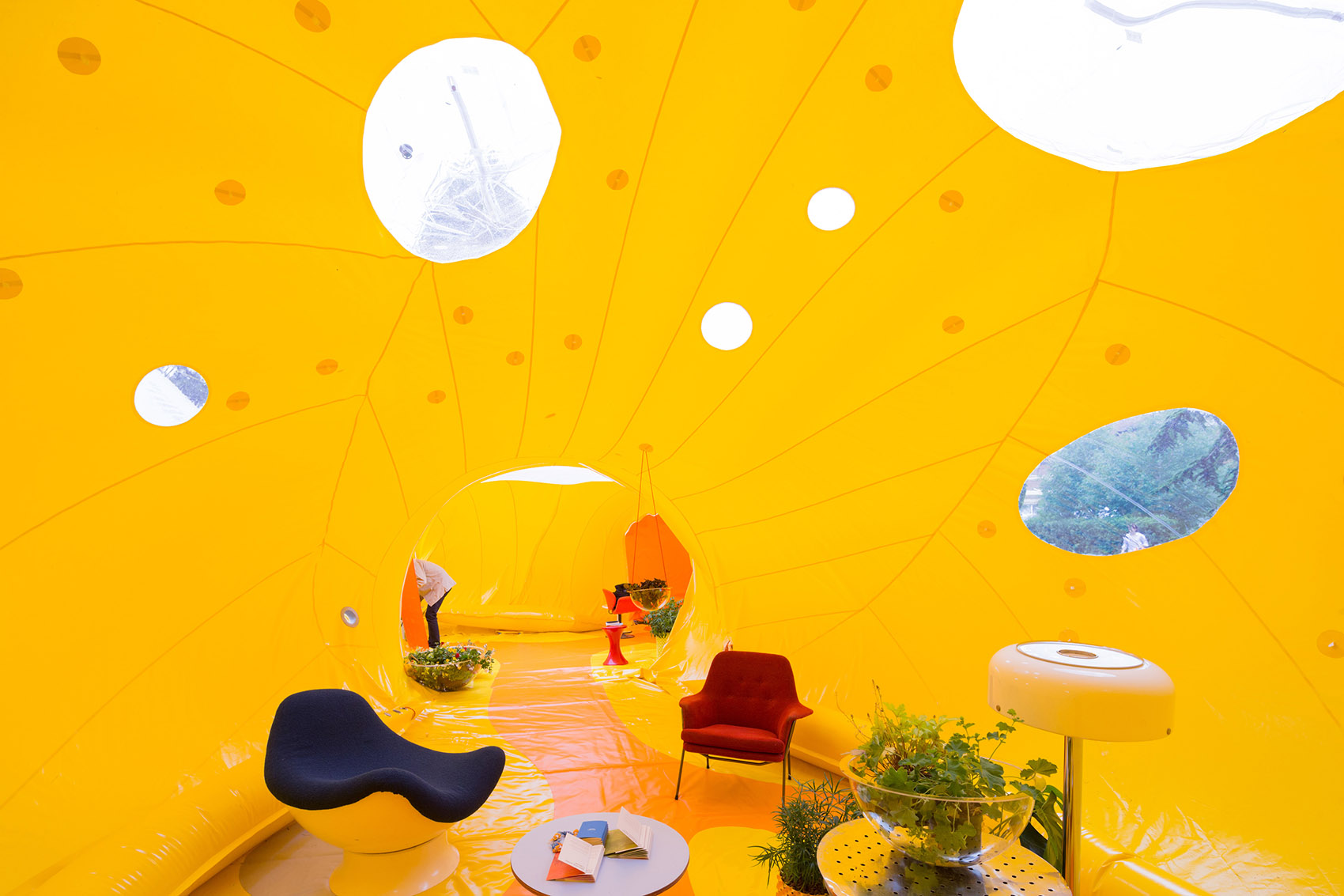 东伦敦的黄色大泡泡 / Dosis-67