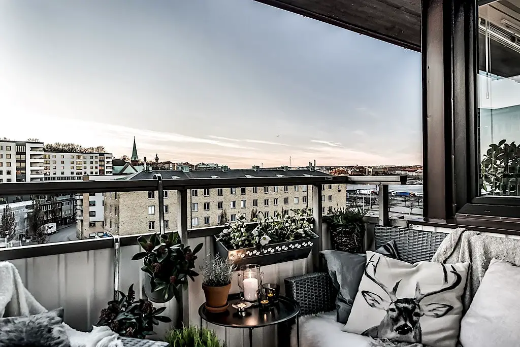 温馨家庭公寓的“hygge”风格阳台设计-2