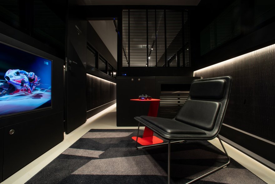 REV'IT! 赛车技术中心丨Martijn Frank Dirks-10