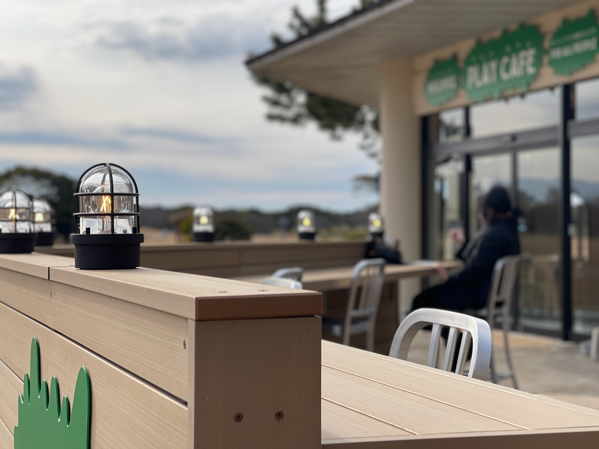 萌萌游戏咖啡馆（注：MOGMOG若为特定品牌名可按音译萌萌，若有更准确背景信息可按需调整） 丨日本福冈丨石井大吾デザイン室一級建築士事務所-38