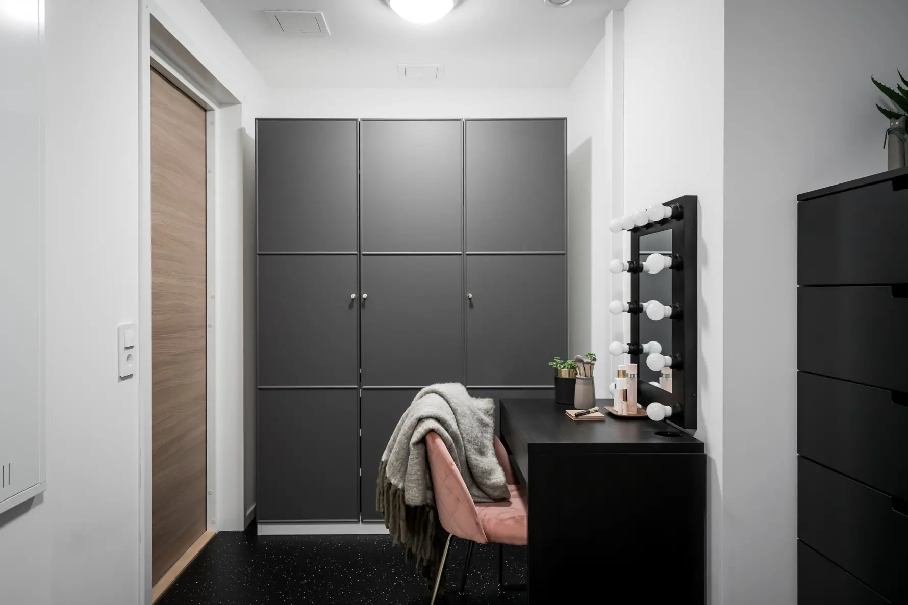 瑞典 35m2 精致一居,空间利用典范-14