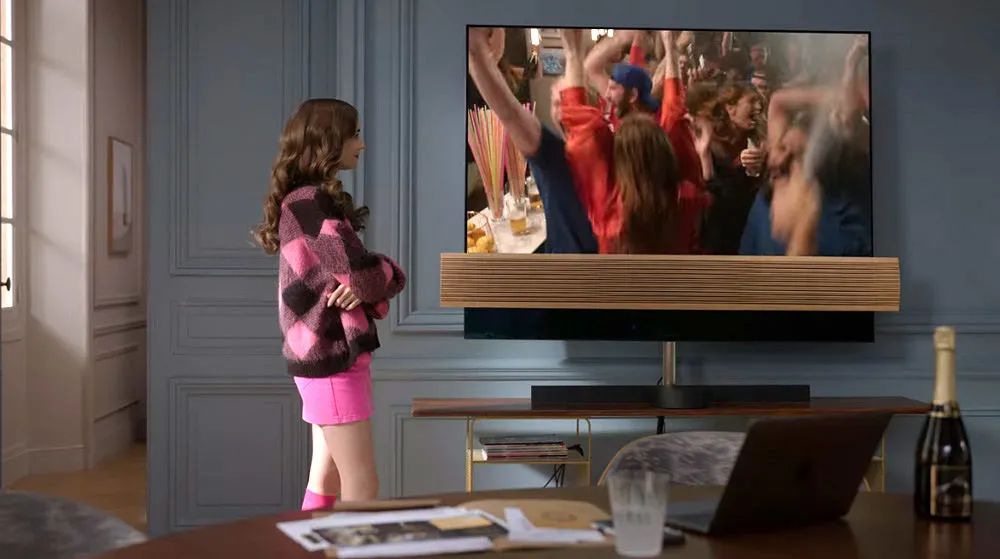 《Emily in Paris》办公室设计丨法国巴黎丨Netflix-8