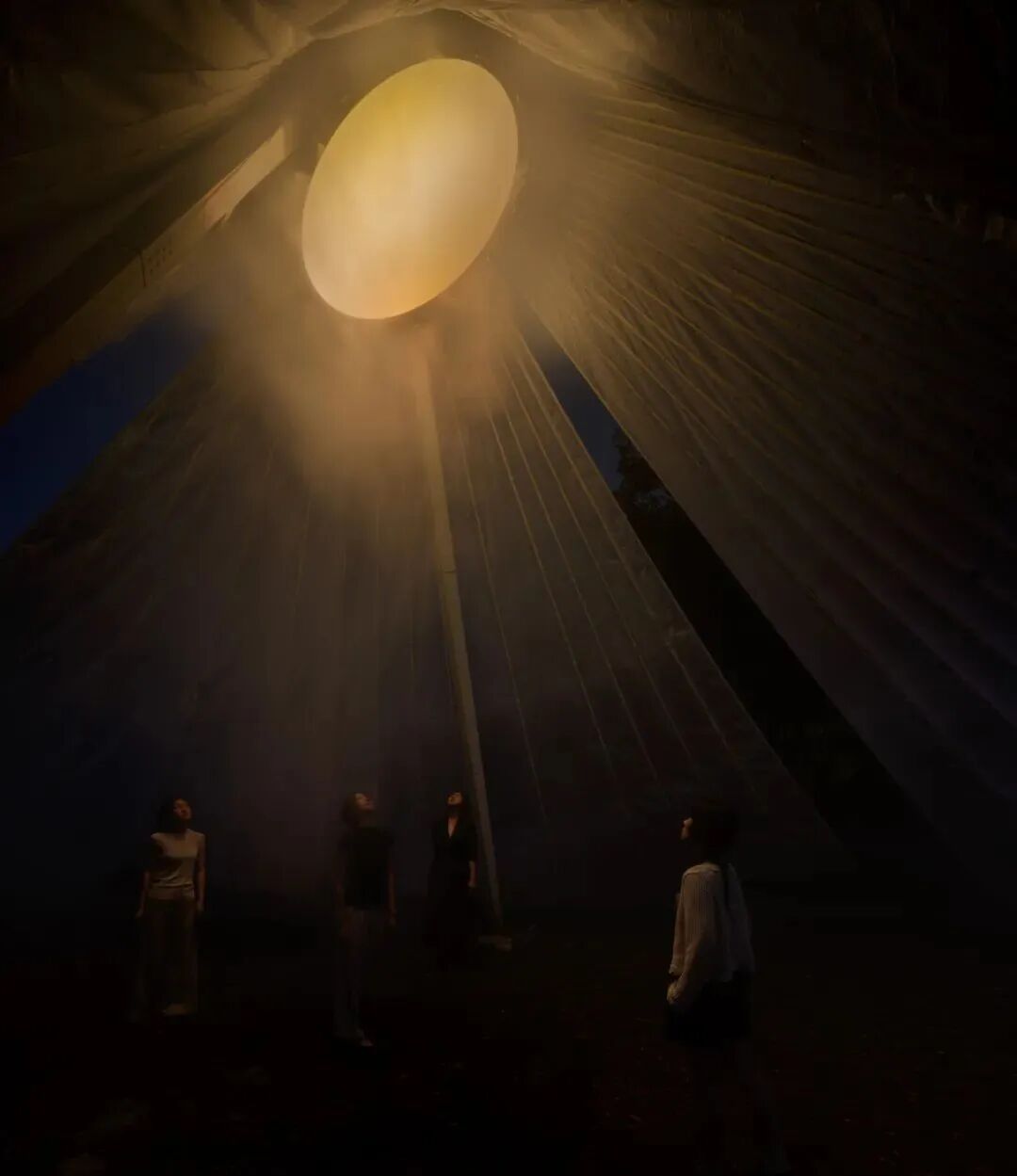 建筑鬼才马岩松，在威尼斯造了一把油纸伞-75