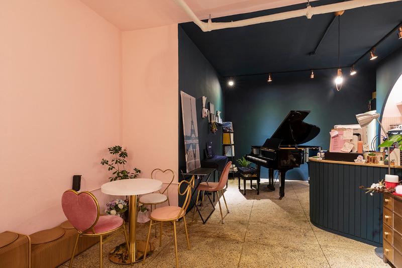 色彩点睛，打造温馨咖啡馆与钢琴学院-3