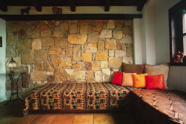 森林中心的石头房子设计-14