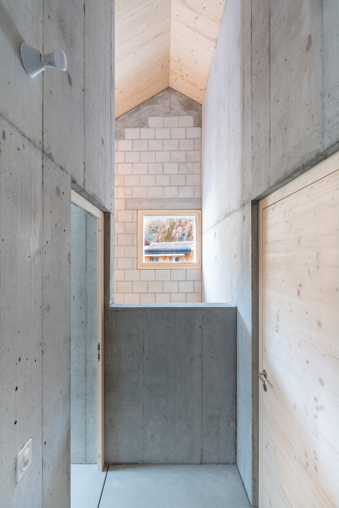 瑞士 Be· 村混凝土与木材结合的现代别墅设计丨studio SML-22