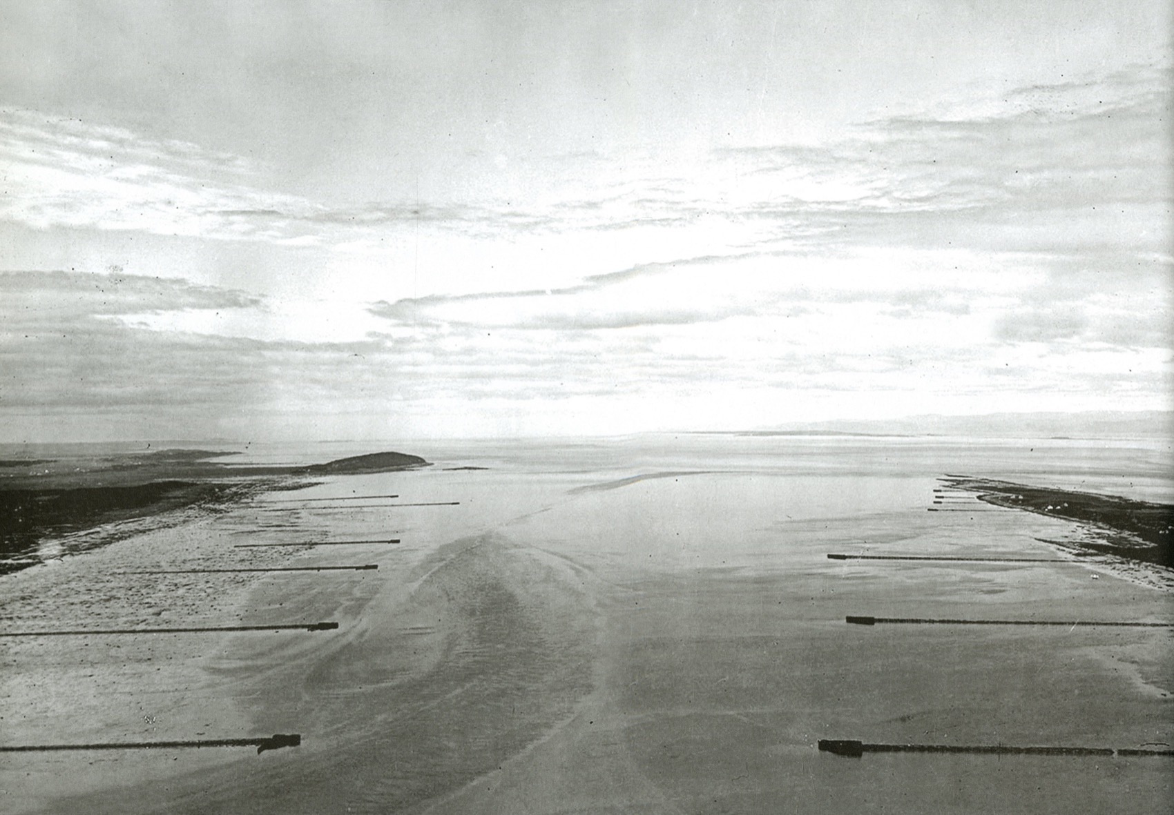 与绿岛居民共创的“烟熏屋”临时装置丨加拿大丨Atelier Pierre Thibault-24