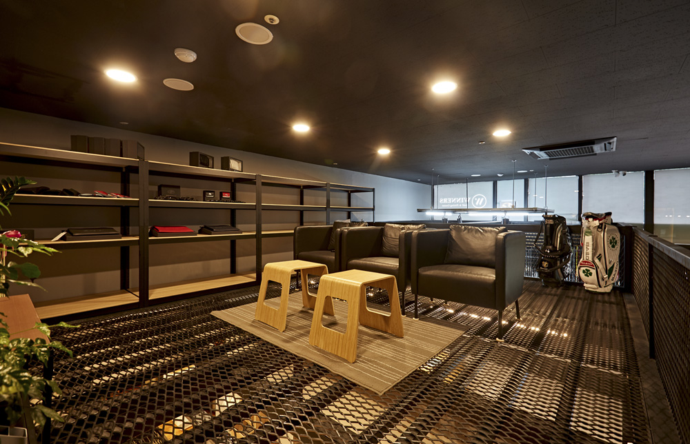 现代简约风 40 平高尔夫球具店设计-12