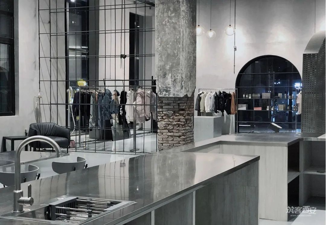 SEE SEE SPACE · 新旧碰撞的多元共享空间丨中国西安丨柏涵装饰精品设计机构-13