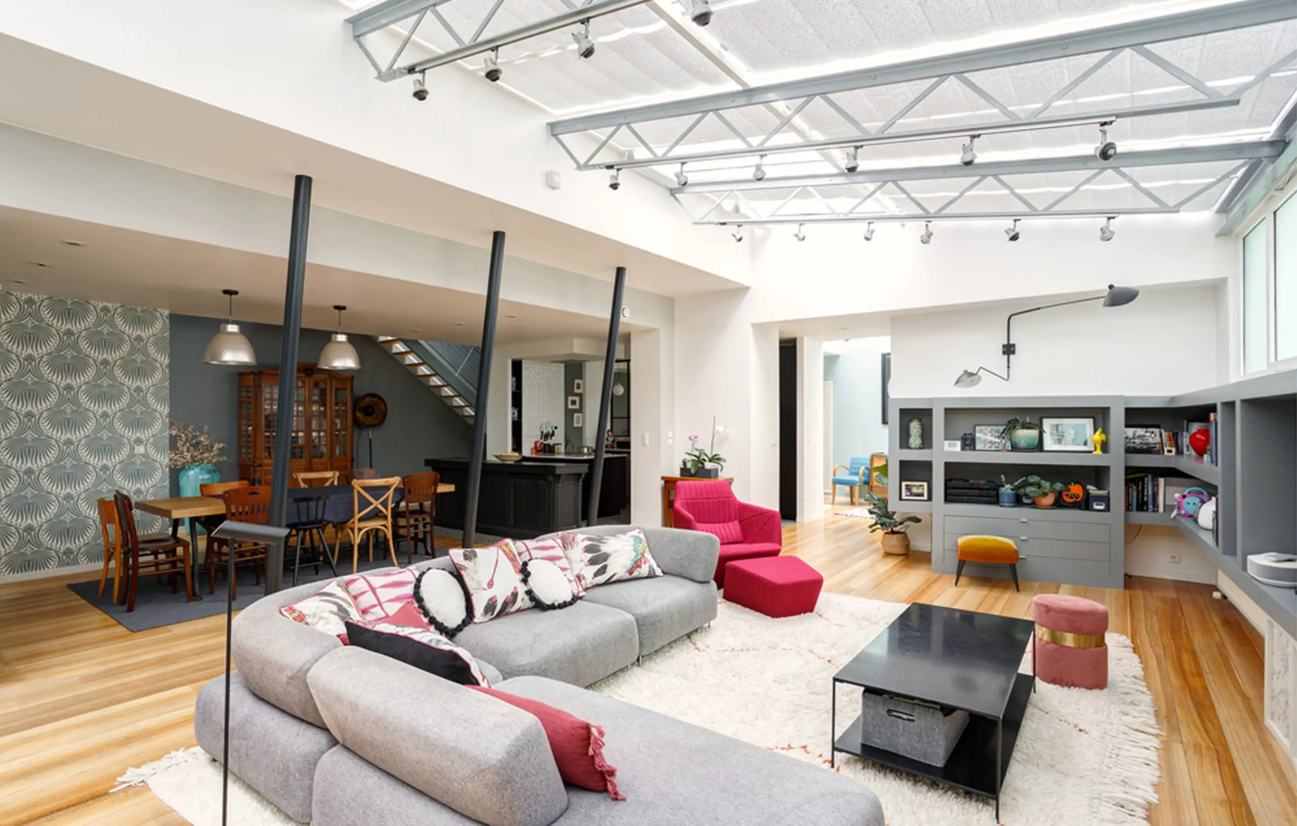 巴黎中心，工业风家庭复式公寓的完美改造-3