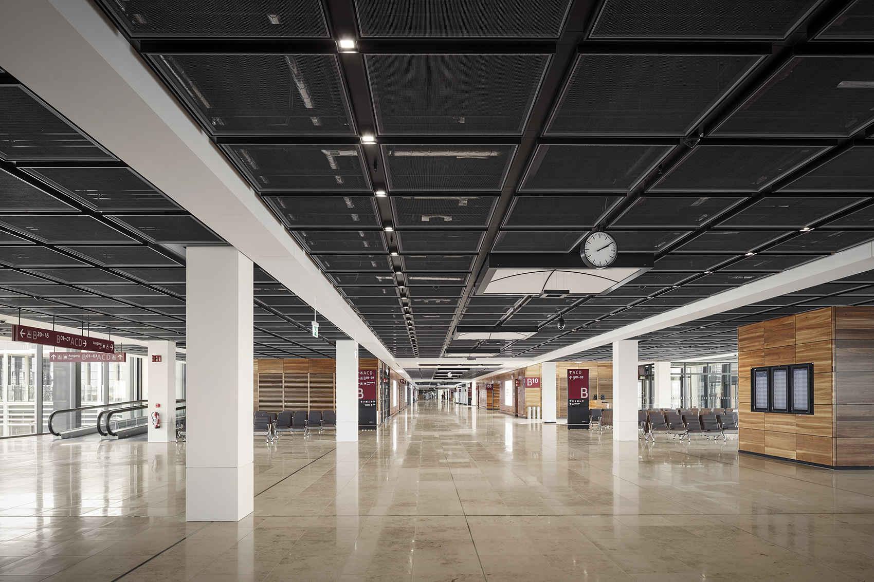 蓄势待发 首航展翅:柏林-勃兰登堡机场正式投入运营 / gmp-48