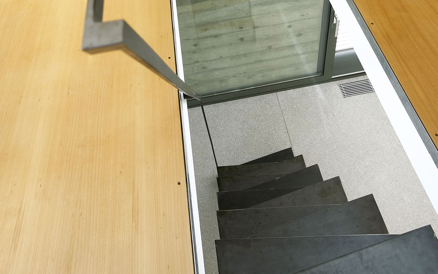 超小型房屋

注：XXS一般表示超小号，结合house推测这里是指超小型的房屋，不过XXS house并非常见固定表达，若有特定语境含义，可能需调整翻译 丨斯洛文尼亚丨dekleva gregorič architects-18