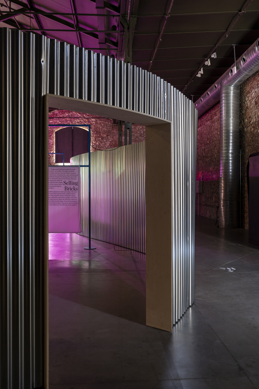 Twelve Cautionary Urban Tales. Exhibition Design / Taller de Casquería-25