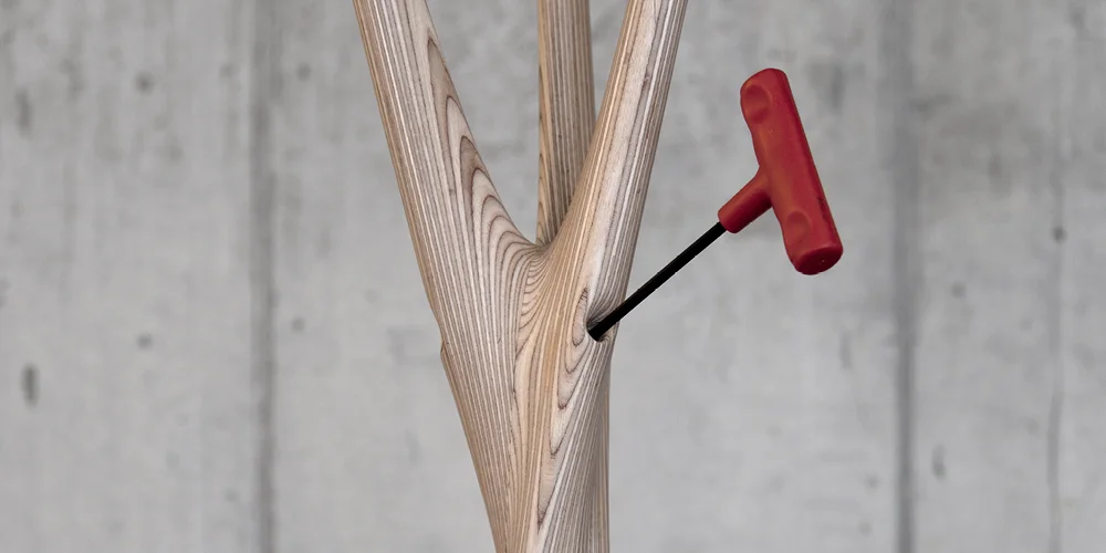 庞戈衣帽架

注：Pongo如果是特定名称，可能有专门的译法，若这里它是普通词汇，庞戈是常见音译；Coatrack意为衣帽架  丨Brandon Clifford + Wes McGee-2