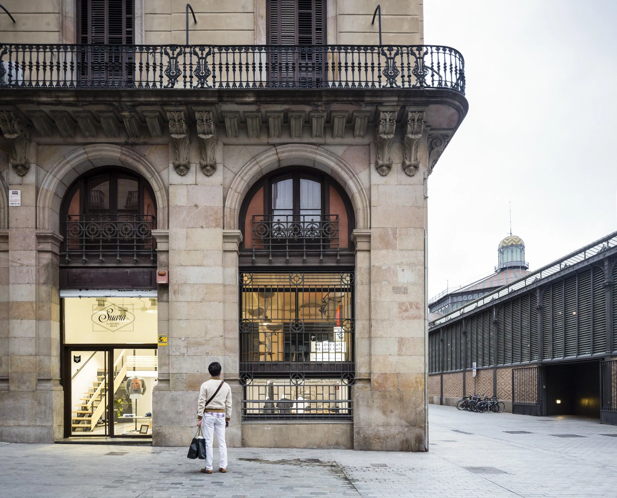 舞动 Suara | 世界知名舞曲品牌的时尚店铺设计-11