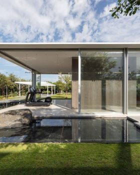 以色列玻璃墙 SPA 中心丨Pitsou Kedem Architects