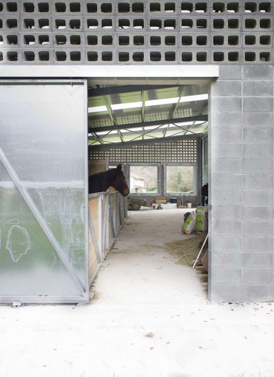 奥莱斯蒂的马厩-14