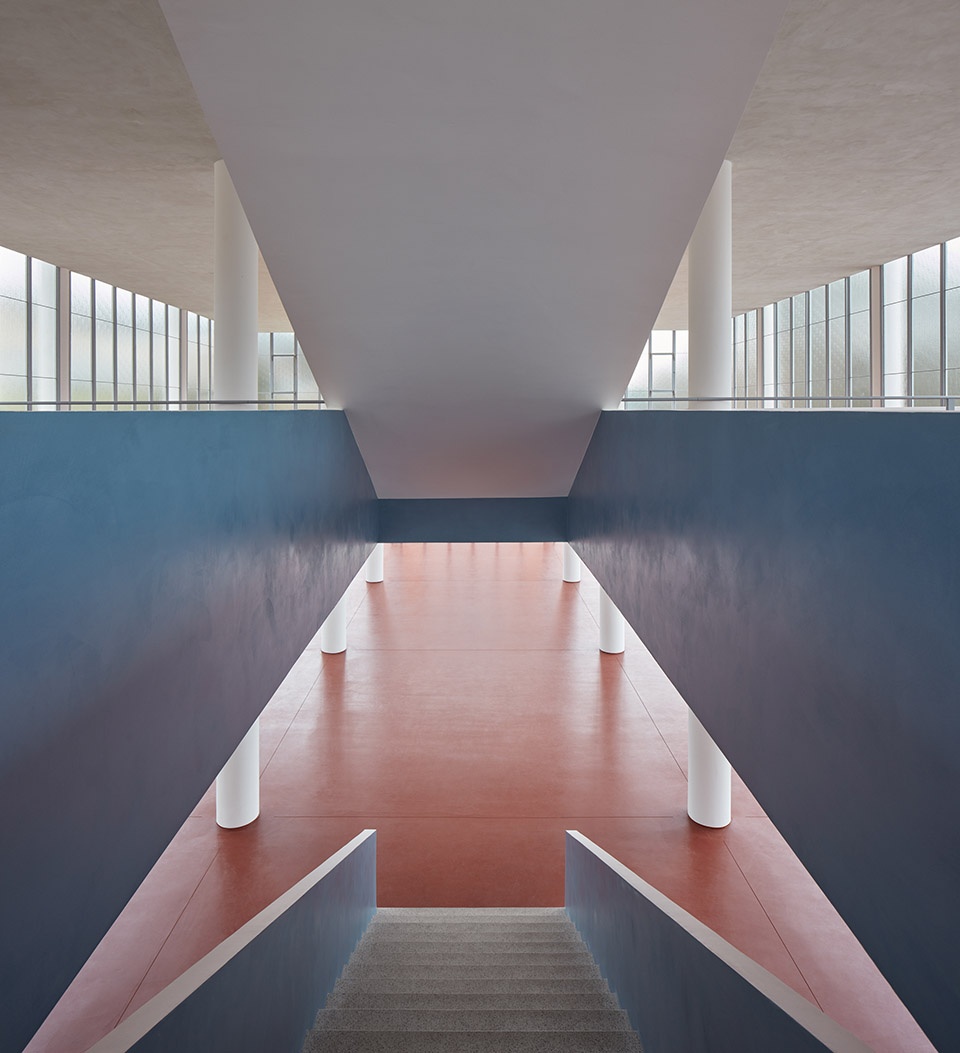 捷克 Tomáš Baťa 纪念馆改造 | 现代简约的神圣空间-26