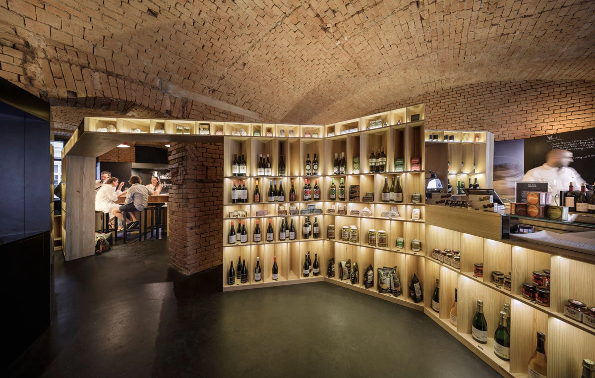 灵活多变的西班牙风情商铺设计-23