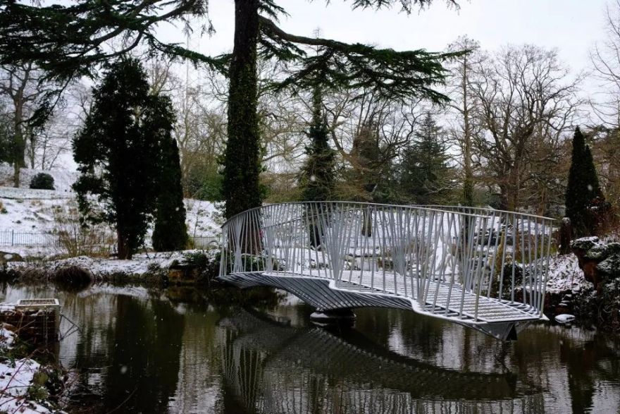 仿生“硬骨鱼”桥梁 · 摇摆桥设计丨英国伦敦丨Tonkin Liu-13